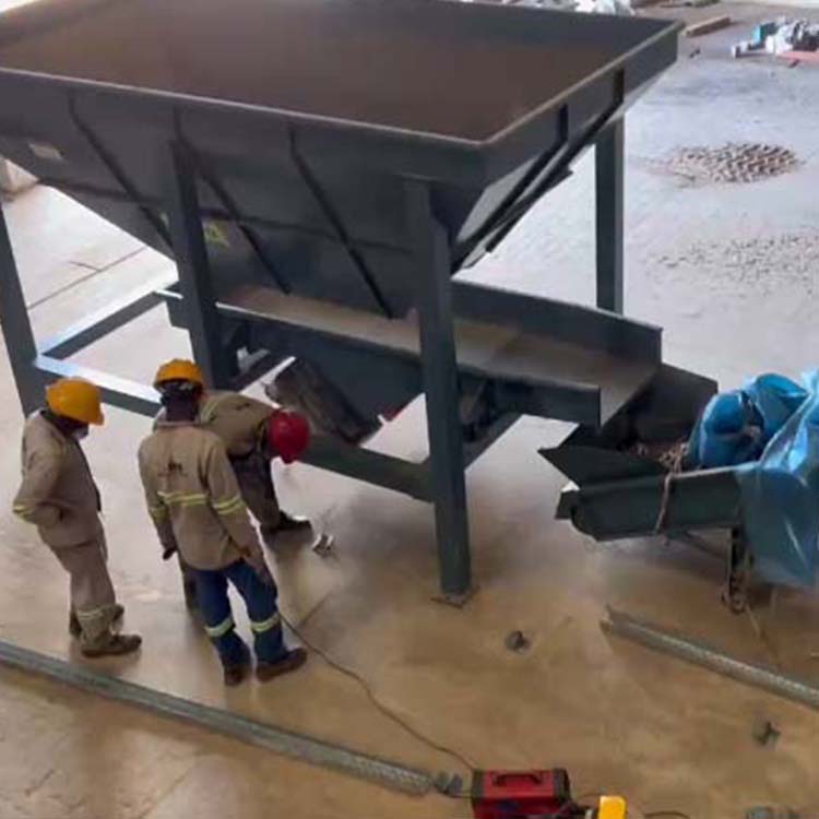 刚果金卢本巴希位于刚果（金）电池回收项目